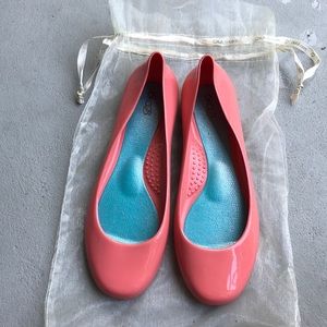 OKA b. flats in peach size 9